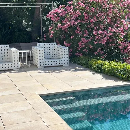 Villa Contemporary With Sea View, Infinity Swimming Pool, Gym , Cinema Room,lift *