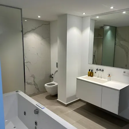 Contemporary With Sea View, Infinity Swimming Pool, Gym , Cinema Room,lift