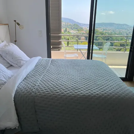 Villa Contemporary With Sea View, Infinity Swimming Pool, Gym , Cinema Room,lift Nizza