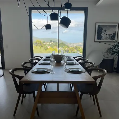 Contemporary With Sea View, Infinity Swimming Pool, Gym , Cinema Room,lift Villa