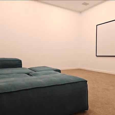 Villa Contemporary With Sea View, Infinity Swimming Pool, Gym , Cinema Room,lift *