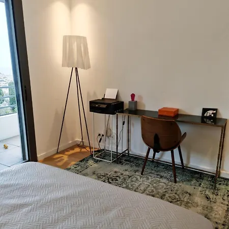 Villa Contemporary With Sea View, Infinity Swimming Pool, Gym , Cinema Room,lift