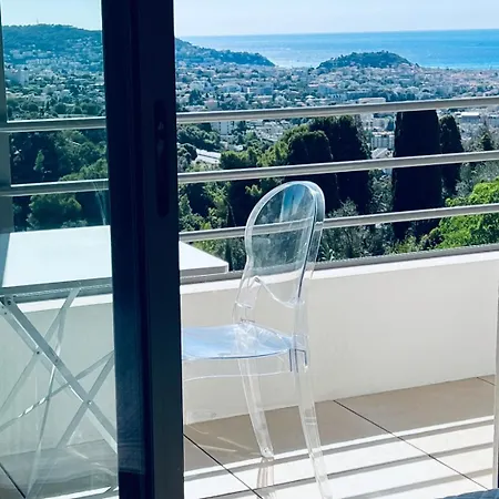 Villa Contemporary With Sea View, Infinity Swimming Pool, Gym , Cinema Room,lift