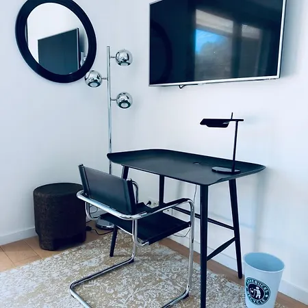 فيلة Contemporary With Sea View, Infinity Swimming Pool, Gym , Cinema Room,lift نيس