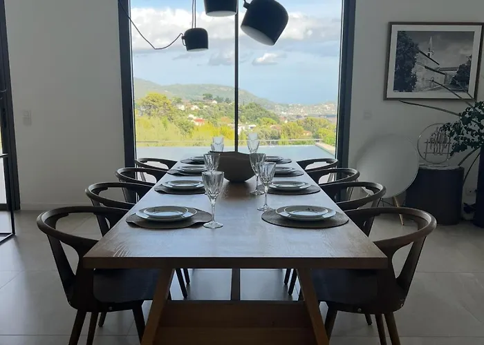 Contemporary With Sea View, Infinity Swimming Pool, Gym , Cinema Room,lift فيلة