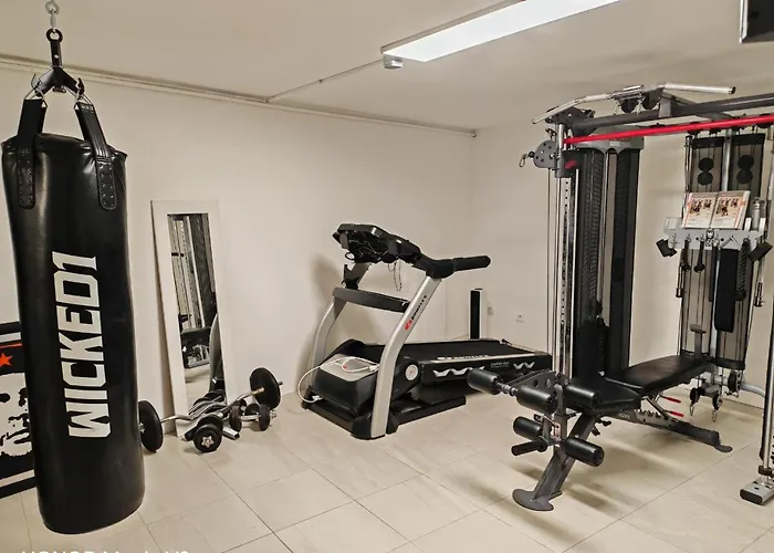 فيلة Contemporary With Sea View, Infinity Swimming Pool, Gym , Cinema Room,lift نيس