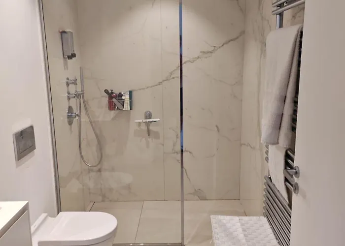 فيلة Contemporary With Sea View, Infinity Swimming Pool, Gym , Cinema Room,lift نيس