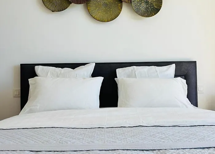 Contemporary With Sea View, Infinity Swimming Pool, Gym , Cinema Room,lift فيلة *