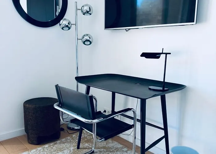 فيلة Contemporary With Sea View, Infinity Swimming Pool, Gym , Cinema Room,lift نيس